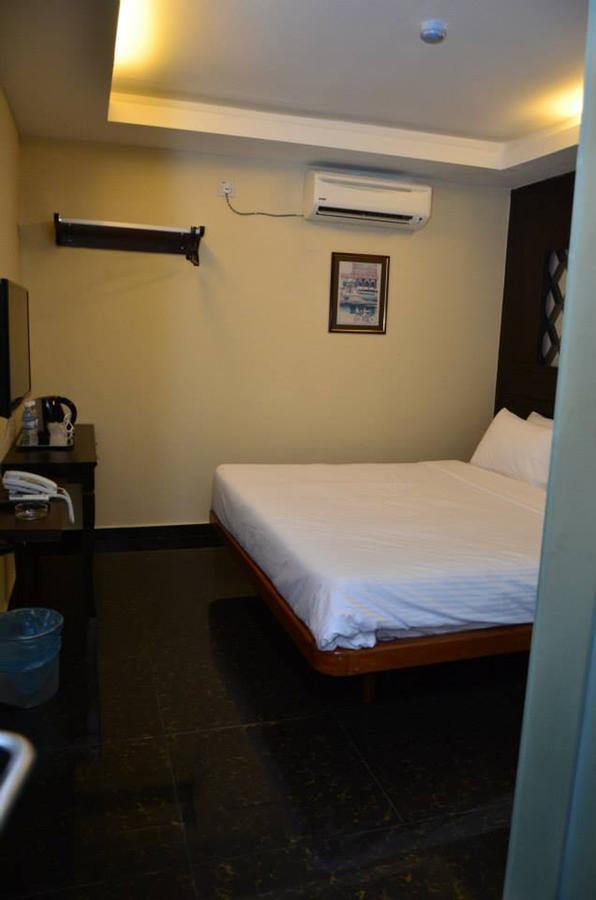 Daddy'S Inn Lumut Exteriér fotografie